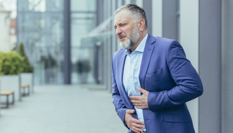 Speiseröhre-Beschwerden: Warnsignale für Erkrankungen bis hin zu Krebs