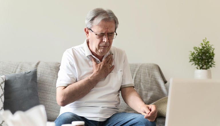 Erkrankung der Speiseröhre erkennen: Sechs Symptome können darauf hindeuten