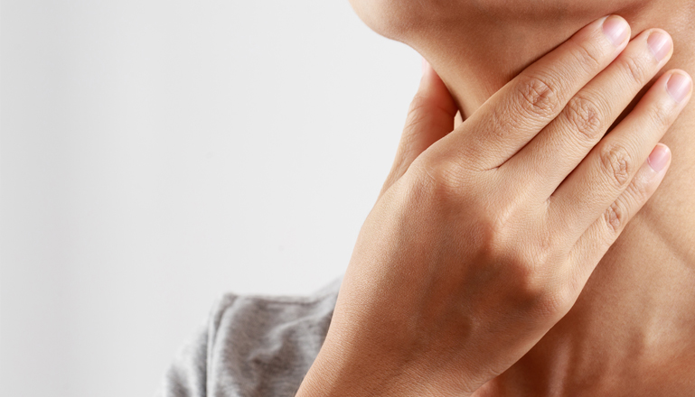 NEO-ANGIN® BENZYDAMIN SPRAY FORTE GEGEN AKUTE HALSSCHMERZEN