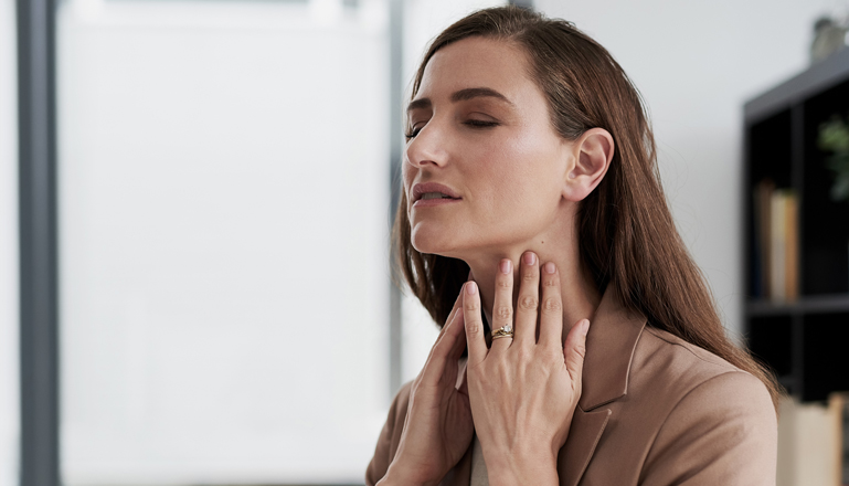 Schluckbeschwerden – woher kommt der Kloß im Hals?